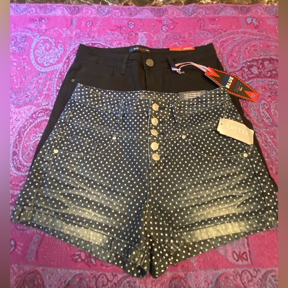 WOMEN’S SHORTS BUNDLE - Picture 10 of 12